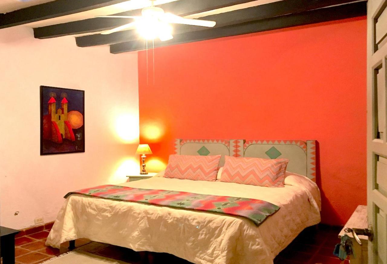 לינה וארוחת בוקר סאן מיגל דה אלנדה Casa De La Noche מראה חיצוני תמונה